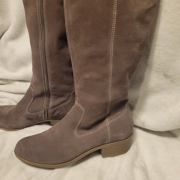 Tan Suede Knee High Boots Bass Women's Heeled Boots - Taupe Size 9 Zip Up Boots - Picture 8 of 16
